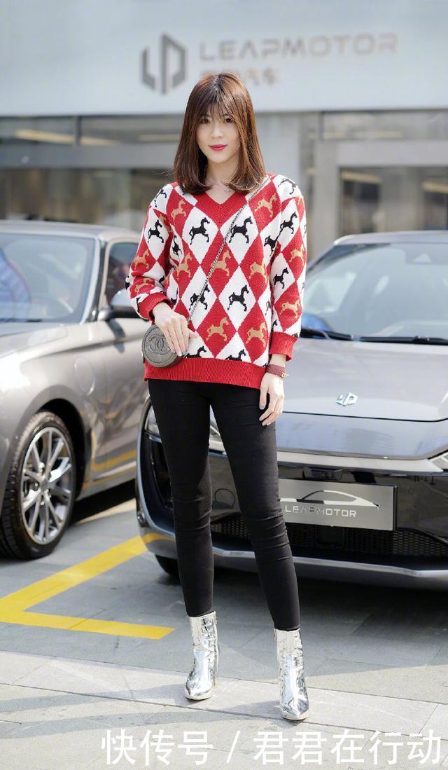 拒绝|冬季穿搭拒绝平庸,实用的“毛衣+长裤”学起来,基础款也很时髦