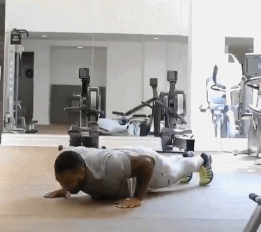 击掌|普通人一次做40个俯卧撑,属于什么训练水平?