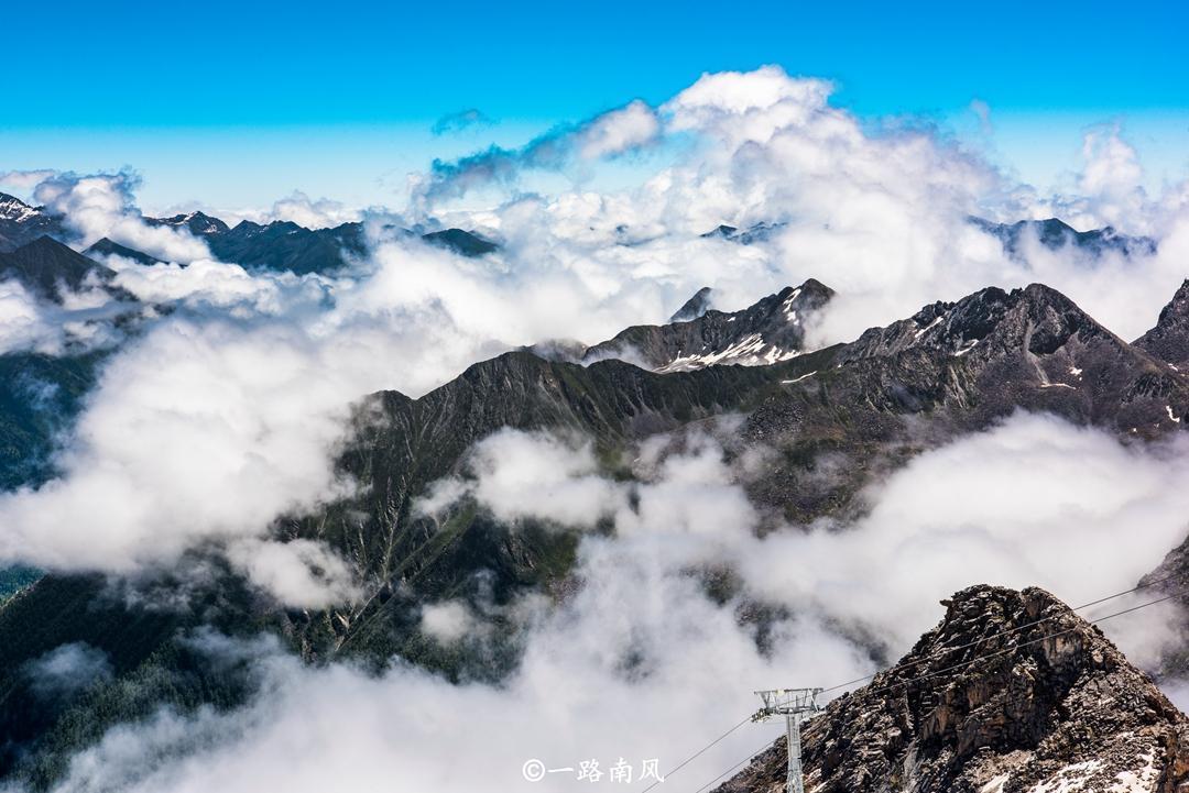 夏天|武汉广州热成狗，四川此地却结冰积雪，一刻钟从夏天穿越到冬天！