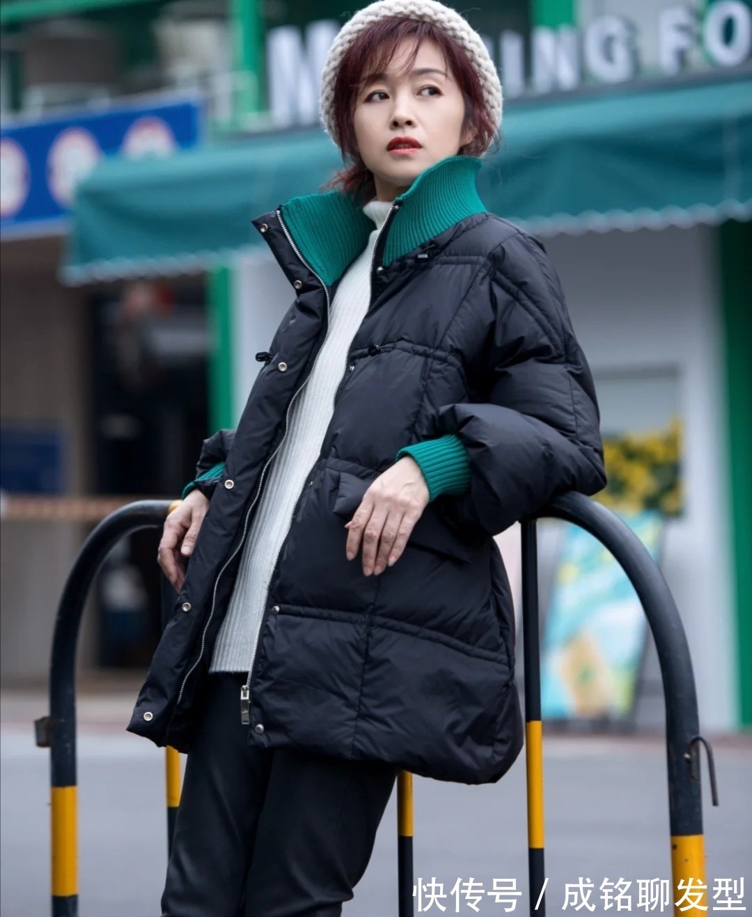 羽绒服|五六十岁的女人穿羽绒服,这三个“雷区”不能踩,影响气质又显矮