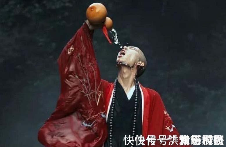 逍遥派#萧峰并没有死,脱胎换骨的他自创一门武功,成就魔教最强教主