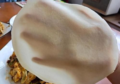 春天吃春饼！寓意五谷丰登！教你1招，春饼轻薄如纸，张张好揭！