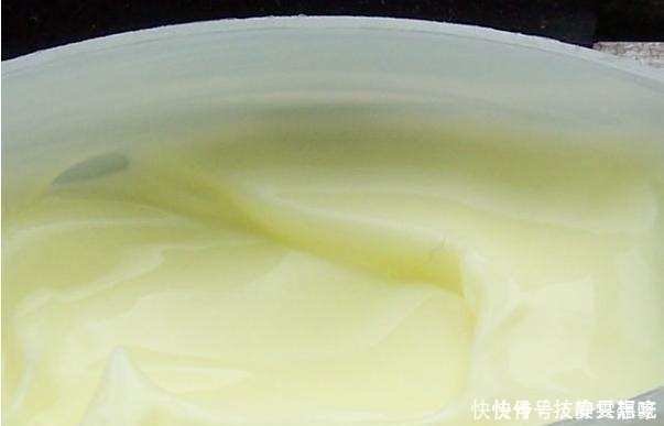 白皙|真不骗你！晚上洗脸后挤上一点，坚持1个月左右，皮肤白皙透亮