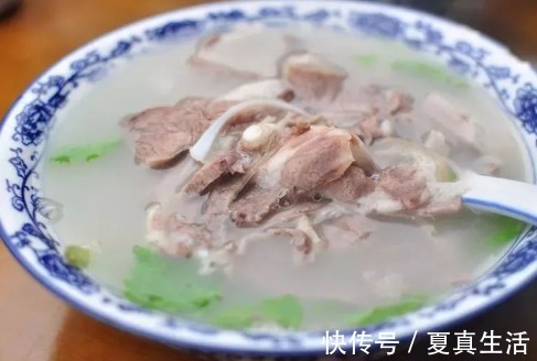 炖羊肉时,最忌加“2香2酸”,大厨只加这4样,羊肉软烂无膻味