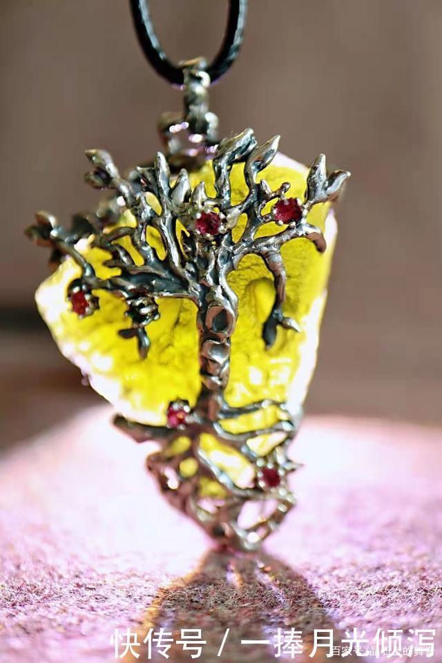 把珠宝做成心脏的样子，分享一些充满创意元素的珠宝