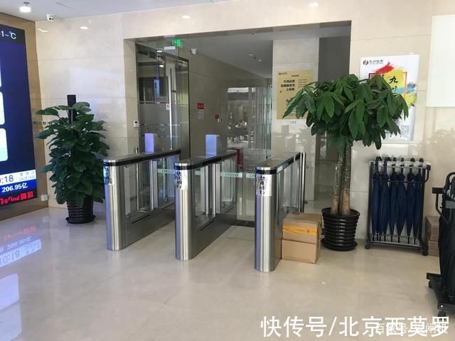 双通道|智能闸机摆闸门禁应用于数据中心提高安保管理