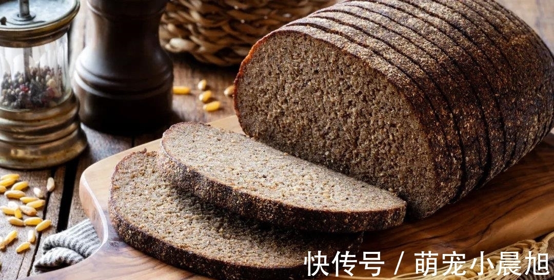 买面包时，这4种面包最好不要买，面包师：只有不懂的人才喜欢吃