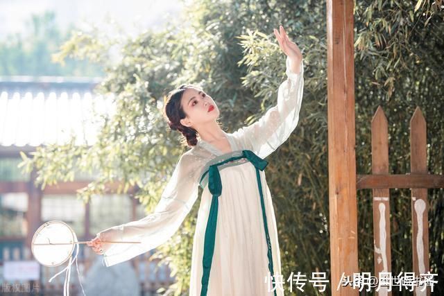 爱情#贺铸虽然人长得丑,但很有才华,一首感人的爱情词,写得情意绵绵