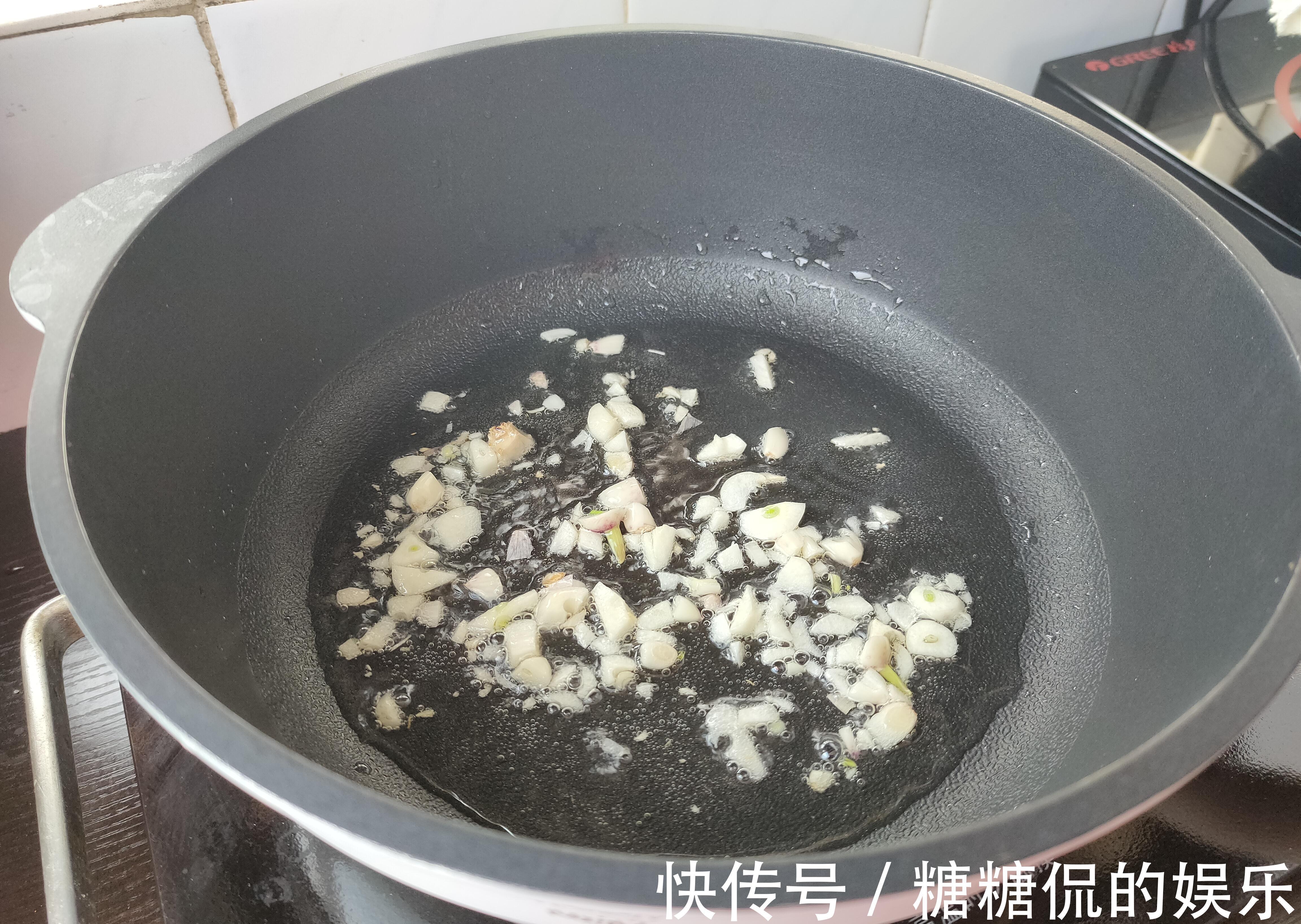 简单快手的黄豆芽炒粉条,鲜美下饭,做法简单,厨房小白也能做