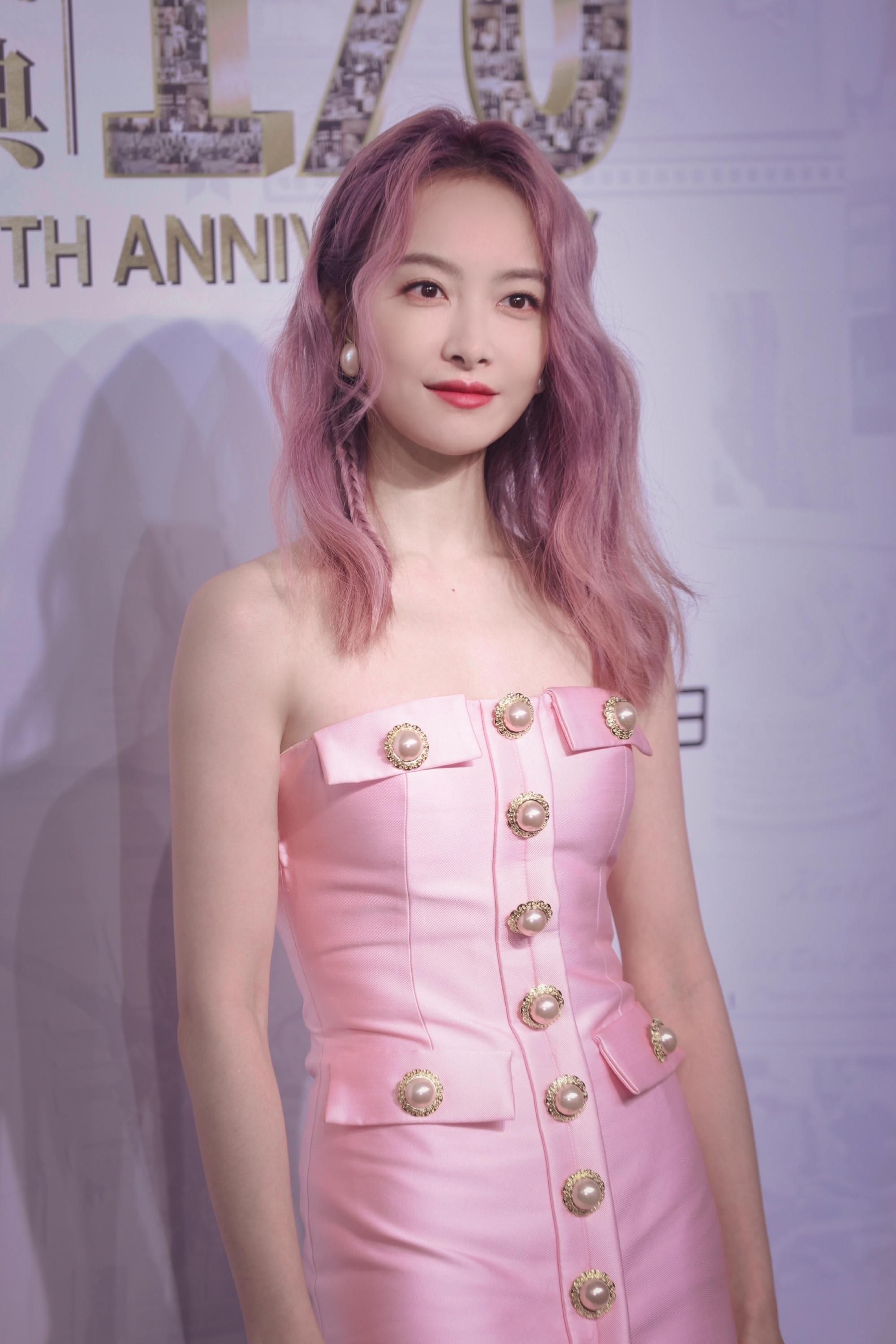 看倦了黑发色怎么办？不如试试这四款万能发色，显白还不挑人