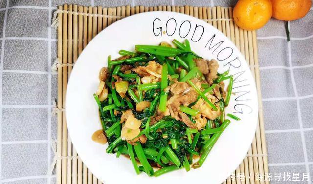 别错过|冬季,遇到此菜别错过,简单一炒就上桌,好吃又营养,成本才2元