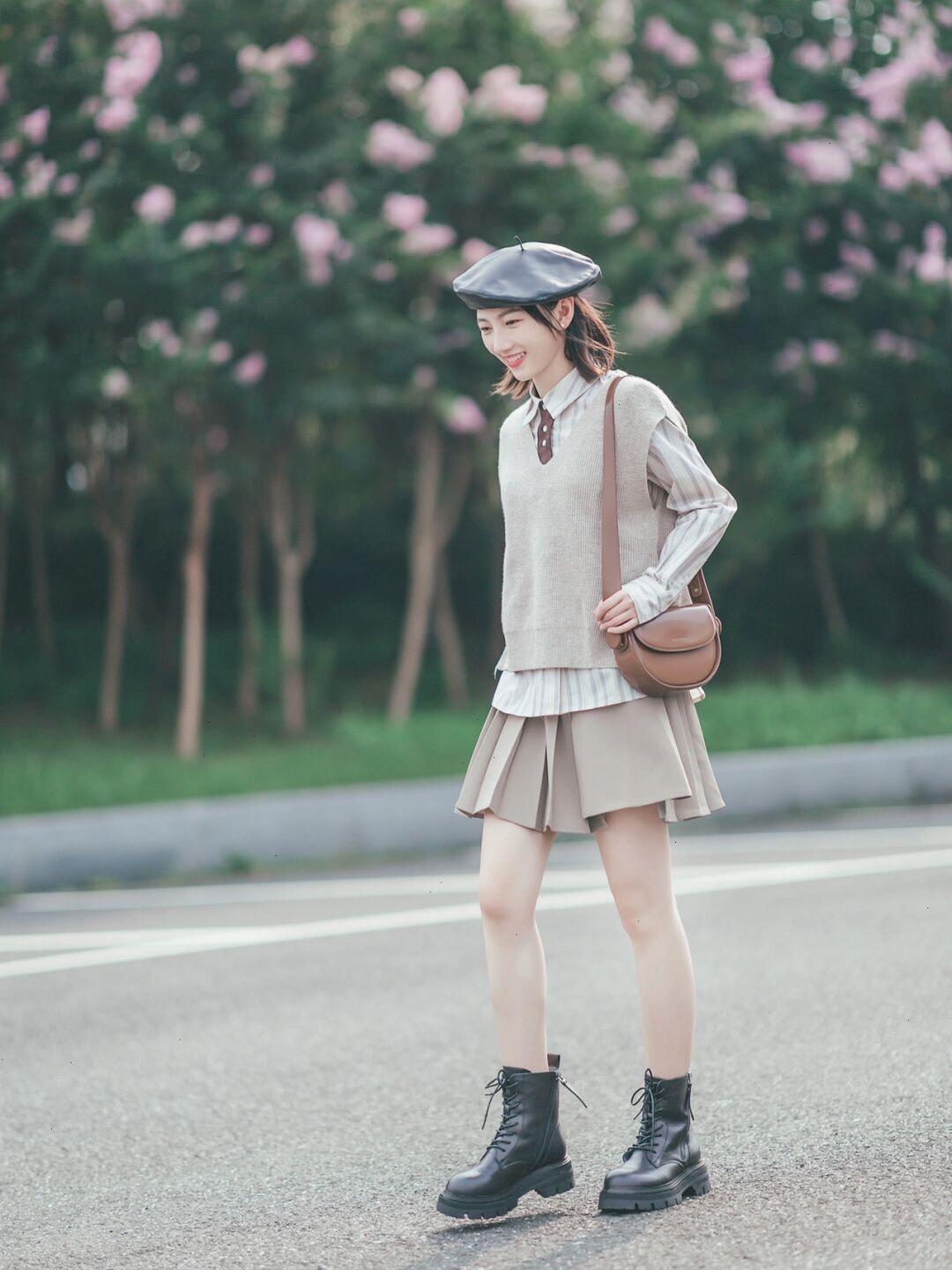 搭配|秋季通勤风怎么穿?白色长款大衣+牛仔裤,清新又时尚!