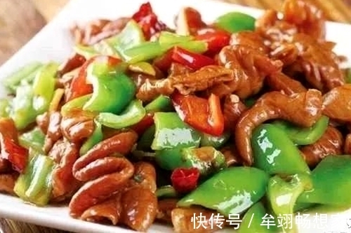 家常菜就要荤素搭配,吃着香,营养全,今天的菜一上桌,全家喜欢