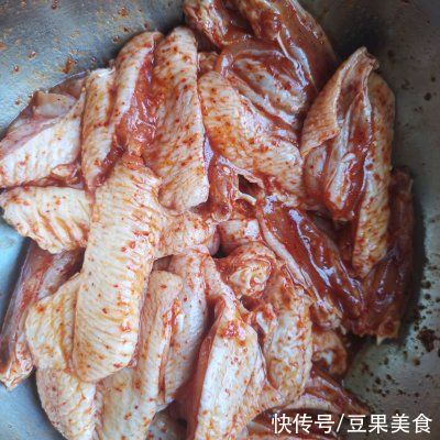 脱骨入味—蜜制鸡翅，孩子超级爱吃