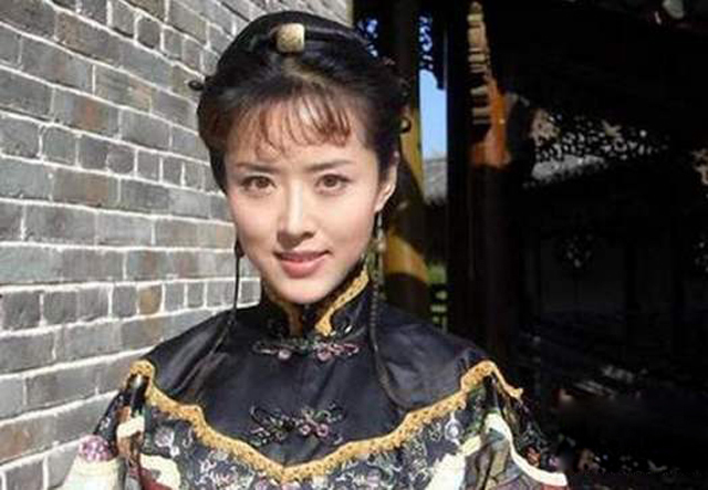 苗若兰|雪山之巅,胡斐最后一刀是否砍向苗人凤苗若兰手中一物或是答案