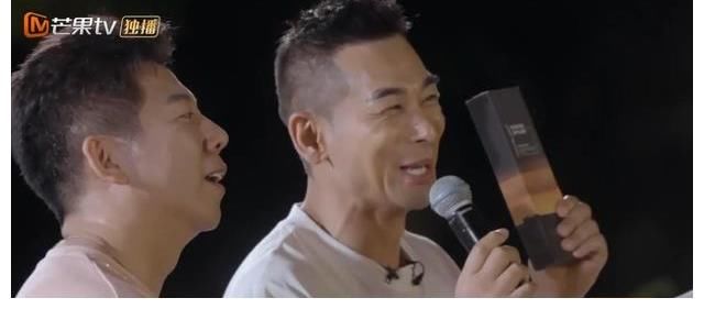 張智霖|《披荊斬棘的哥哥》集體為陳小春慶生，應采兒空降，引起觀眾共鳴