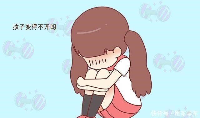 初潮|女儿第一次来“例假”母亲可别忘了说这三句话,不然女孩容易自卑!