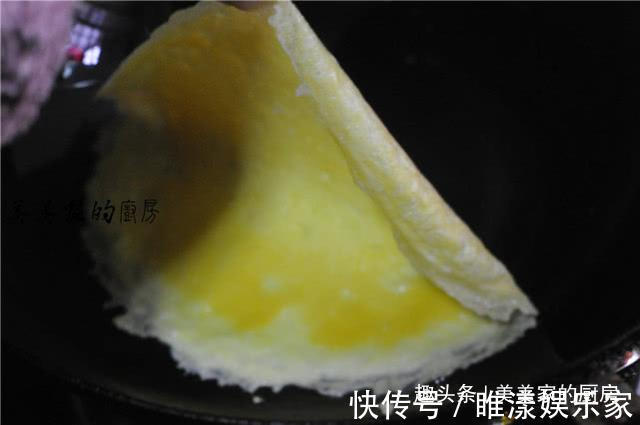 青豆|早餐不必太复杂，儿子最爱这，蒸一蒸卷一卷，比馒头省事比烧卖香