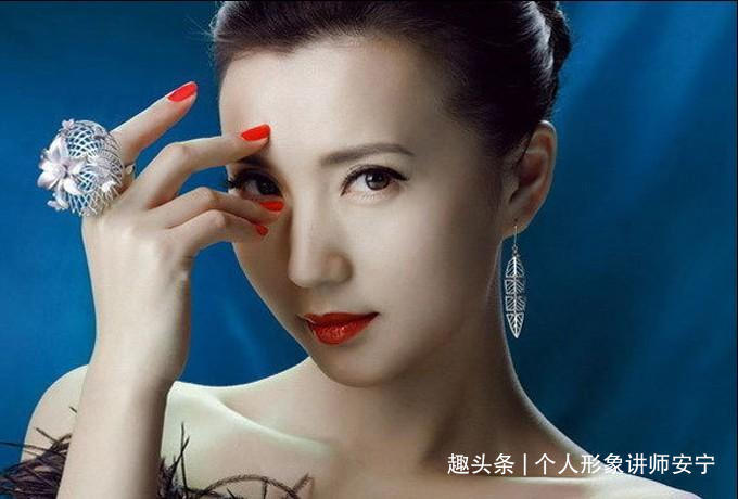 发型|常年留长发与短发的女人,有何区别一张图保你看得明明白白