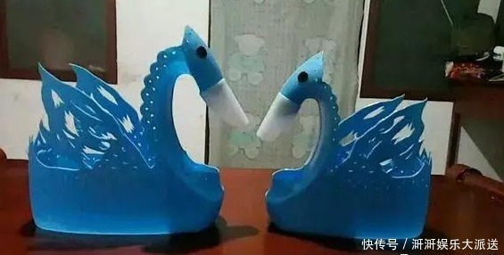 洗衣液|家中用完的“洗衣液桶”别丢了,剪上2刀,秒变养花神器,太美了