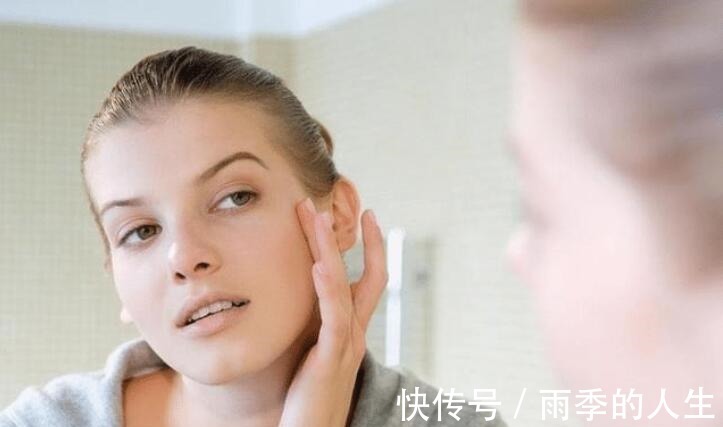 补水|洗脸后是先用精华液还是爽肤水很多人用错了,难怪皮肤越来越差
