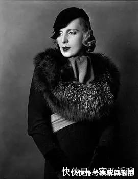 叔母$开绿色布加迪的自画像:奢华与美貌的极致,一生放荡不羁的女画家