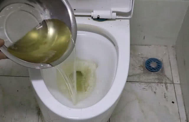 蒸完馒头的水别倒掉，一年能省好多钱，可惜大多人都不了解！