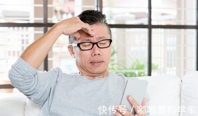 秃发 男人过了四十别剃“光头”，三种帅气发型，让油腻大叔变回小鲜肉！