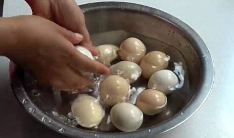 买回来的鸡蛋,别直接扔冰箱里教你正确的存放方法,保鲜更持久