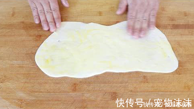 早餐饼|早起半小时给家人做盘早餐饼，做法简单，外酥里嫩口感劲道