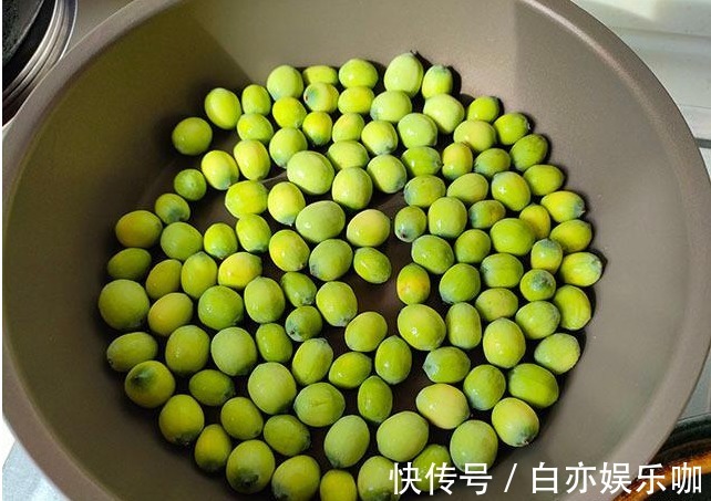 煲汤|集市遇见这食材别手软，买来将壳炒开，加排骨一炖，好喝还下火