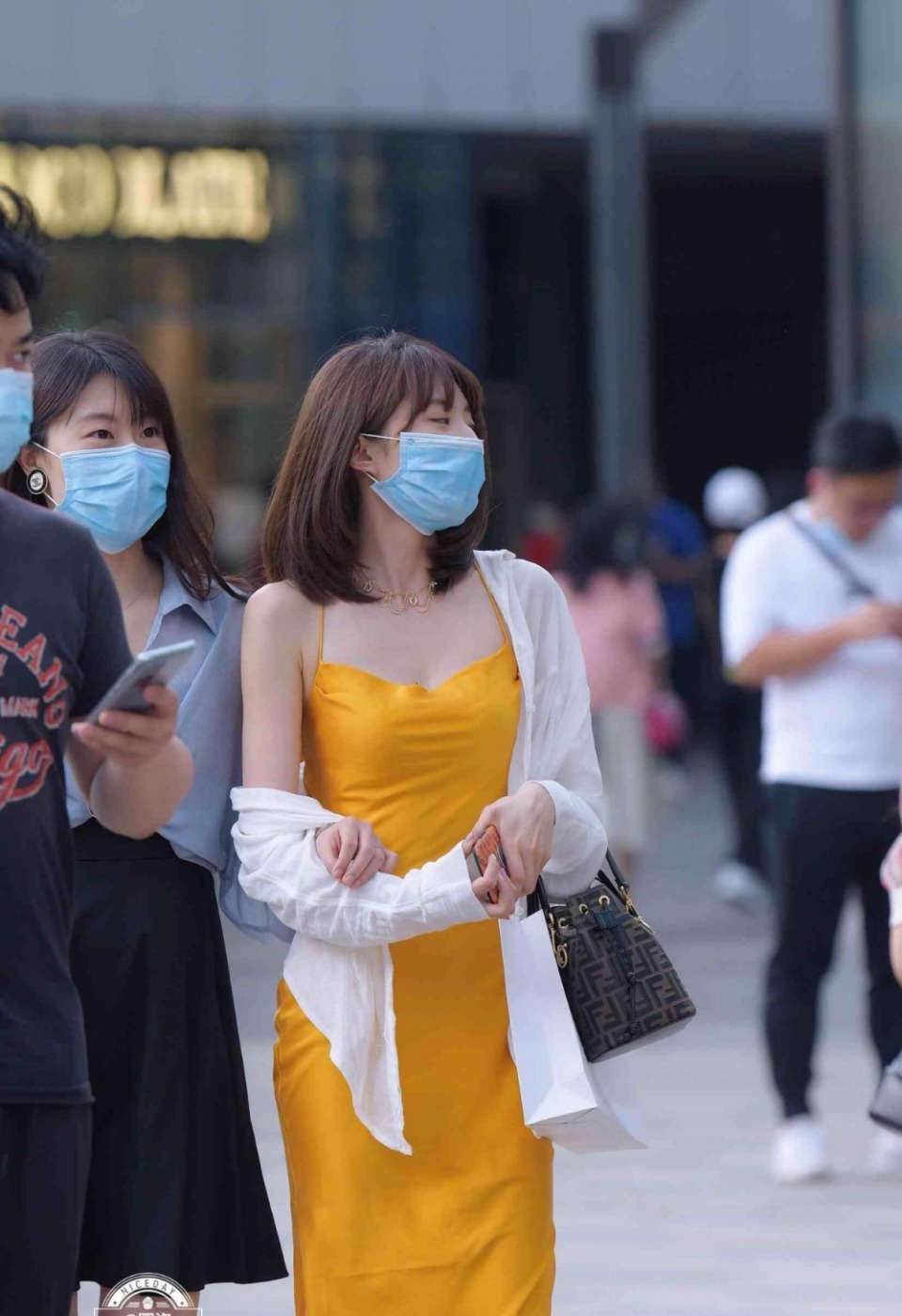 高跟鞋|简单搭配的连衣裙上身特别洋气，秀出曼妙身姿，清纯自然