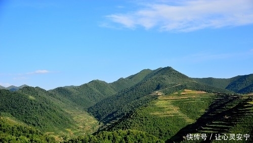 云顶山|烂泥沟，云顶山，步行栈道上的蓝天白云