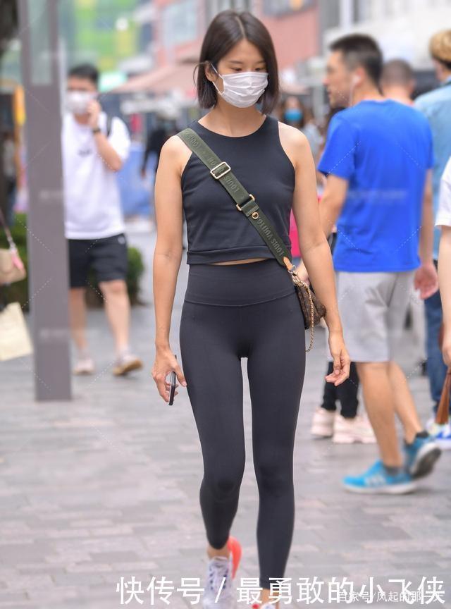 万能|“打底裤”被称为“万能裤”,下腹穿过“小蛮腰”