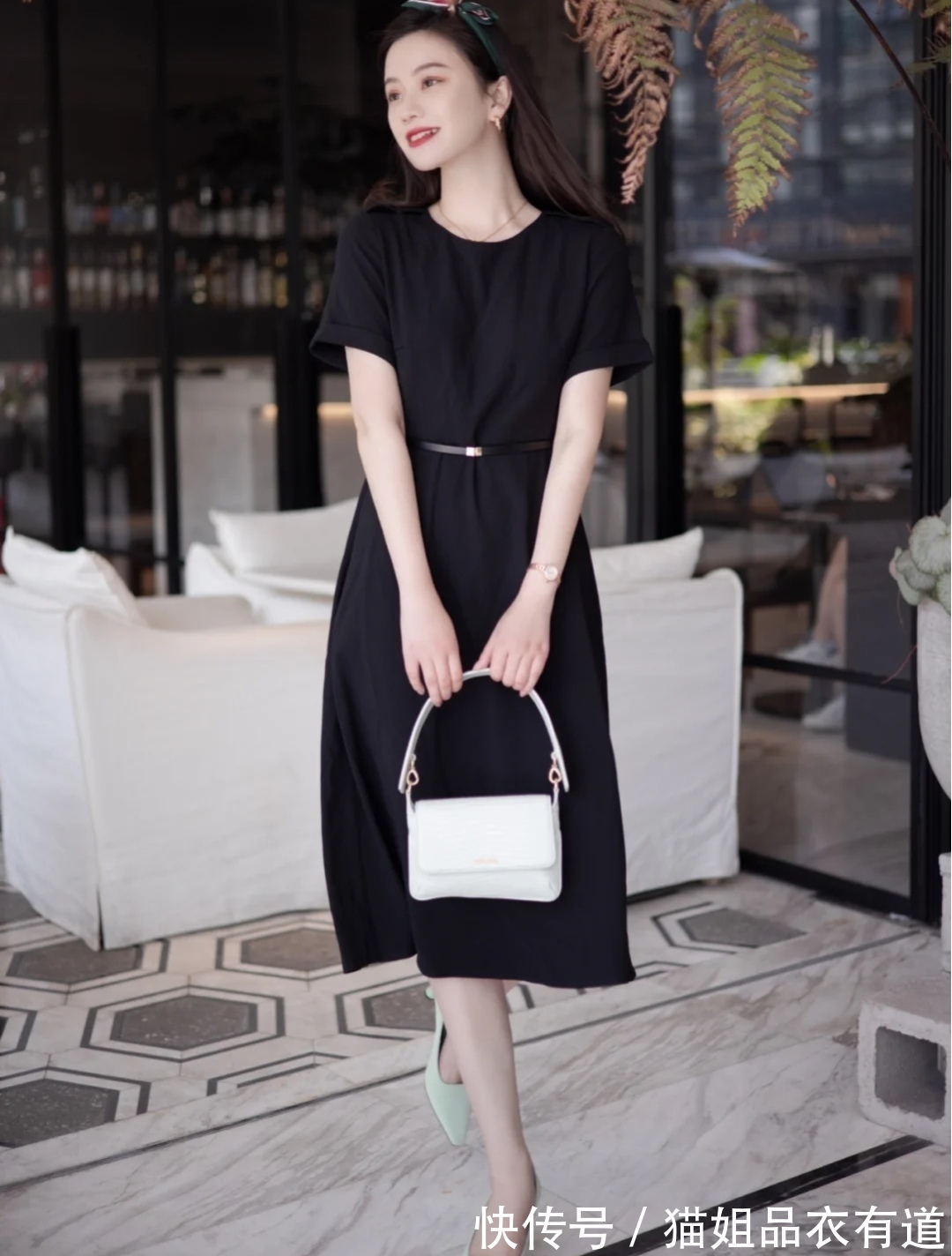 夏季|穿不够的黑色,它的夏季“时髦秘诀”在此,照着学好美