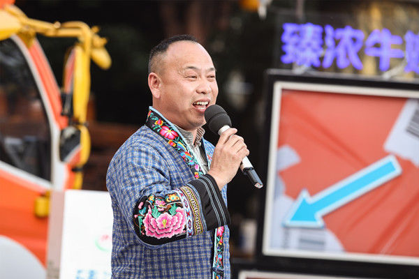 《欢唱大篷车》走进湘西 芙蓉镇里唱山歌