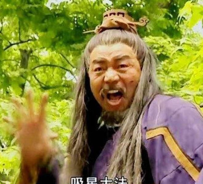 降龙十八掌$虚竹死后留下两个传人,一个成魔让人谈之色变,一个成侠万民敬仰