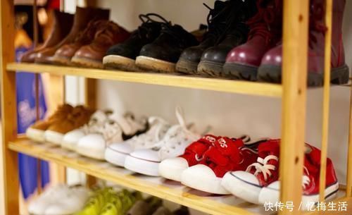 孩子们|物质教育并没错,可“过度物质”诱发“攀比心”,输在起跑第一步