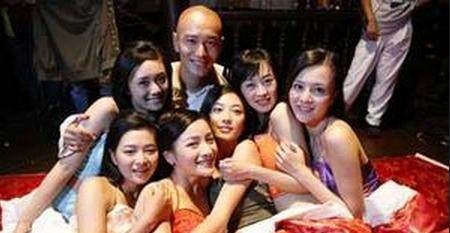 此人被誉为中国纸币之父,成名之后疯狂娶妻,众妻到最后仍是处子