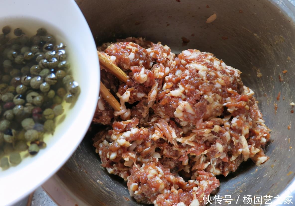好吃|炸肉丸,牢记“3加2不加”,保证香酥可口,不散不腥不糊,好吃