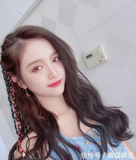 蓬松感 做了明星同款发型却不够惊艳?记住以下4个细节,抓住精髓并不难