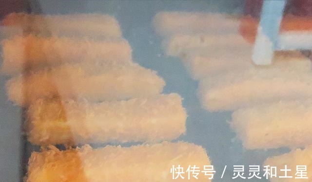 面包糠|用牛奶做小零食，加入淀粉炸，营养价值高又好吃！