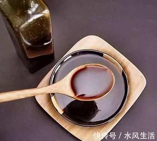 做饭|做饭时，“蚝油”和“酱油”该加哪个？大厨：不要乱加调味品了