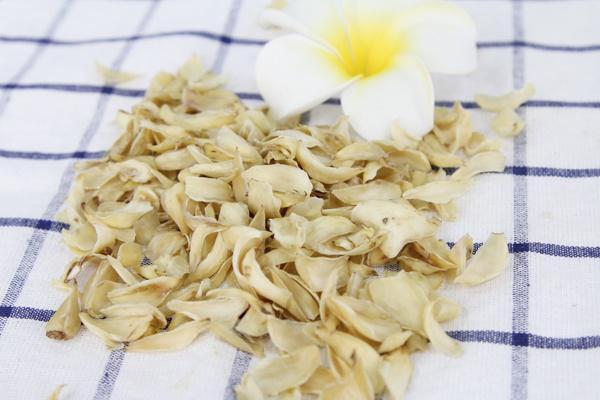 银耳|女性到了中年，想要保养脸蛋，不妨多吃此物，滋阴养颜显年轻