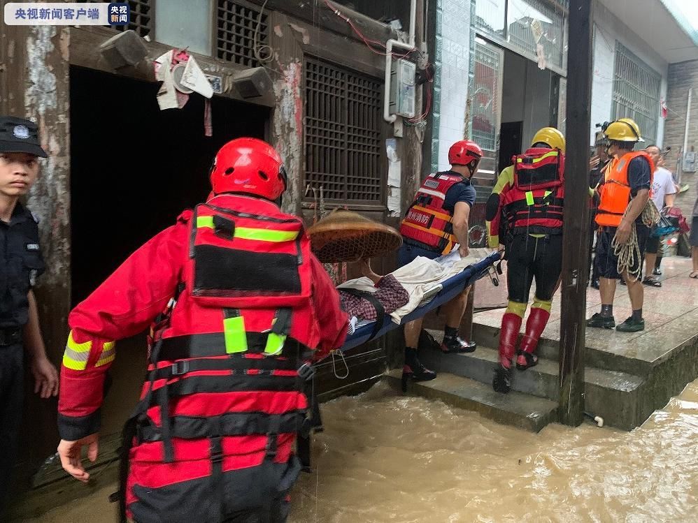 消防|贵州天柱遭暴雨突袭 消防紧急疏散群众77人