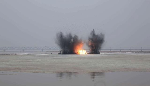 士兵|面對敵軍的火炮襲擊，士兵亂跑真的可以嗎？別被美劇給洗腦了