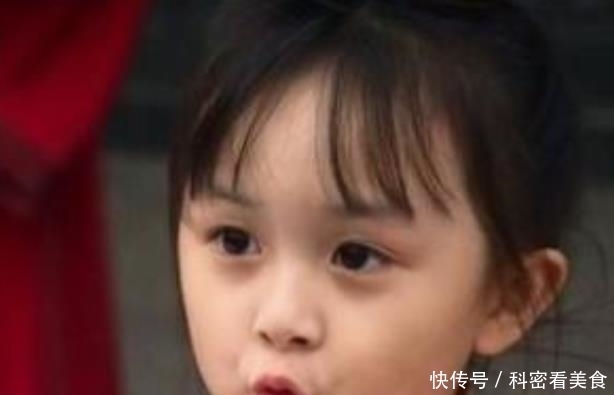 她曾演过“小芈月”，还没上幼儿园就年入百万，如今怎么样了？