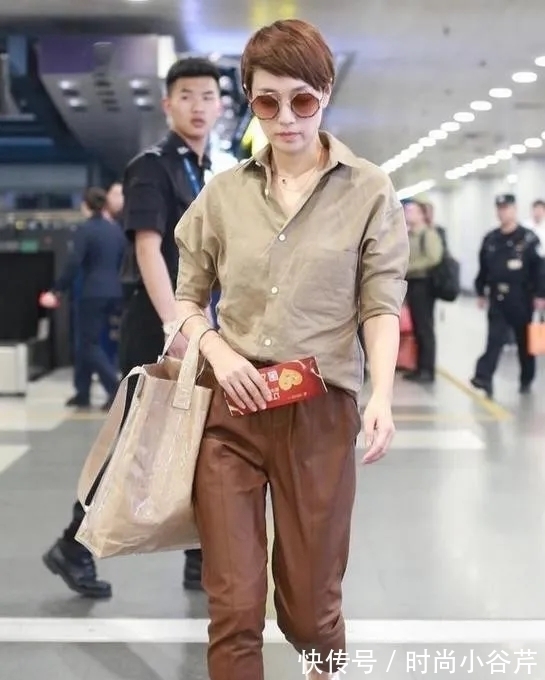 衬衫 马伊琍把“上浅下深”带火了,奶茶色衬衫配烟管裤,温柔又高级