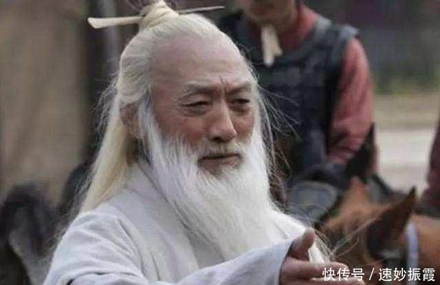 金庸小说只有一人敢单挑武当,此人凭借一招大九天手,战平张三丰