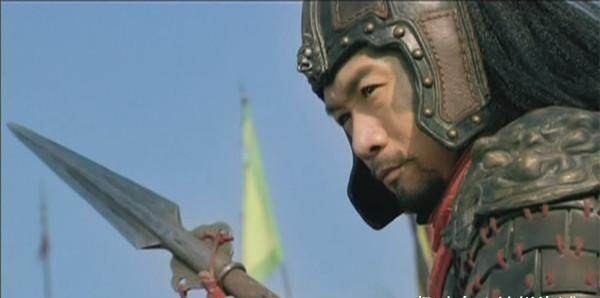 铜人$此人兵器重七十五斤, 战平呼延灼活捉史进, 擒杀梁山四将!